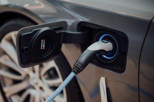 ВЭФ-2021. Роснефть и РусГидро договорились о сотрудничестве в области развития зарядной инфраструктуры для электромобилей