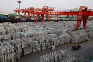 Китай сократил импорт алюминия, но увеличил закупки бокситов