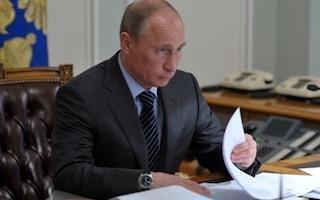 Путин поручил разработать стратегию развития автопрома