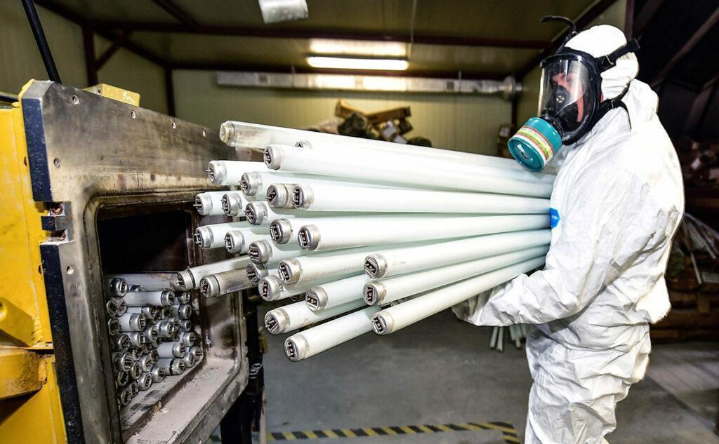 Путин поддержал идею отдать «Росатому» утилизацию градусников и батареек  Подробнее на РБК