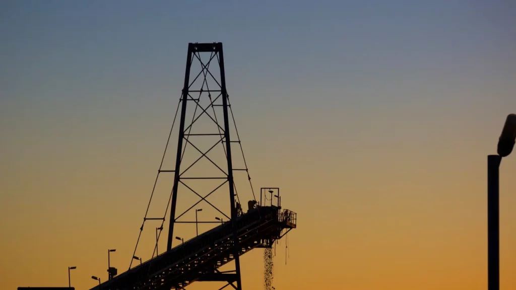 Прибыль Glencore может удвоиться в 2022 году из-за событий на Украине