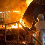 «Без стали — легко и сколько угодно»: металлурги сокращают производство, но не людей