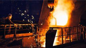 Российские металлурги снизили объёмы выплавки нелегированной стали в сентябре