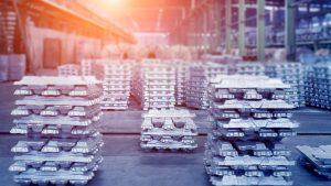 Китайский выпуск алюминия в мае упал на 0,8%