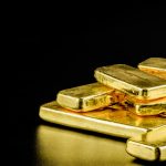 Золото незначительно растет в цене