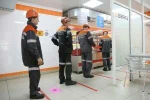 ЕВРАЗ продолжает работу предприятий в условиях повышенных мер безопасности